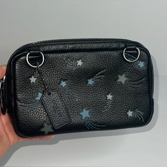 ☆COACH☆CARRIER PHONE CROSSBODY WITH SHOOTING STAR PRINT 🌠Coach Carrier Phone Crossbody with Shooting Star Print